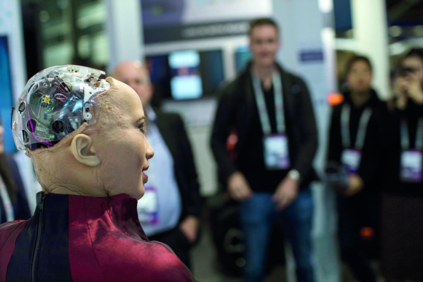 "صوفيا" يتحدث