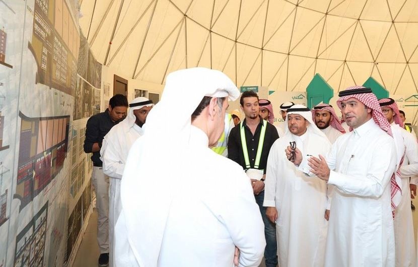 وزير الإسكان يتفقد مشروعات جدة ويشدد على سرعة الإنجاز