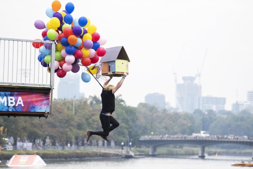 الرجل الطائر