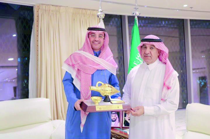 وزير الإعلام يوجه بمضاعفة الجهود والتغطية المميزة للحج