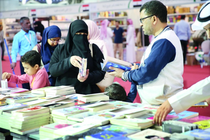 معرض الرياض الدولي يمنح الكتاب
الورقي «أوكسجين الحياة»