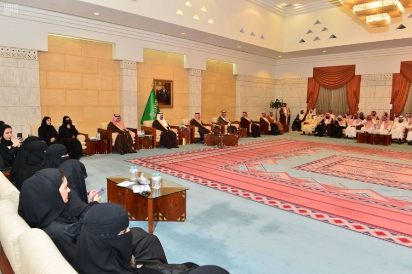 أمير الرياض يسلّم مفاتيح وحدات الإسكان التنموي لأكثر من 200 أسرة