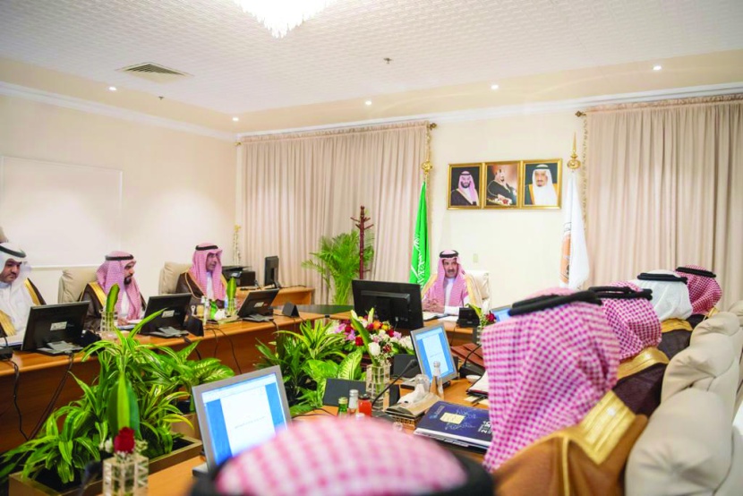 أمير المدينة المنورة يطلع على مستجدات مبادرات تطوير المنطقة