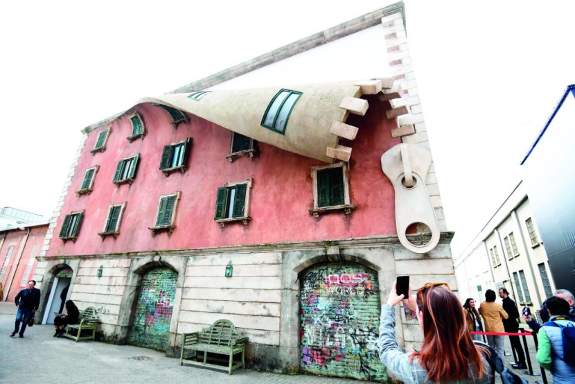 رسم كالحقيقة