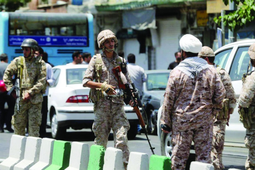 «الثوري الإيراني» .. إخضاع الشعب وإرهاب الآخرين