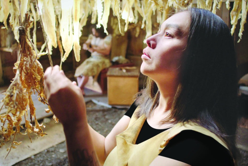 «حد السكين» .. فيلم بلغة يتحدثها 20 شخصا حول العالم