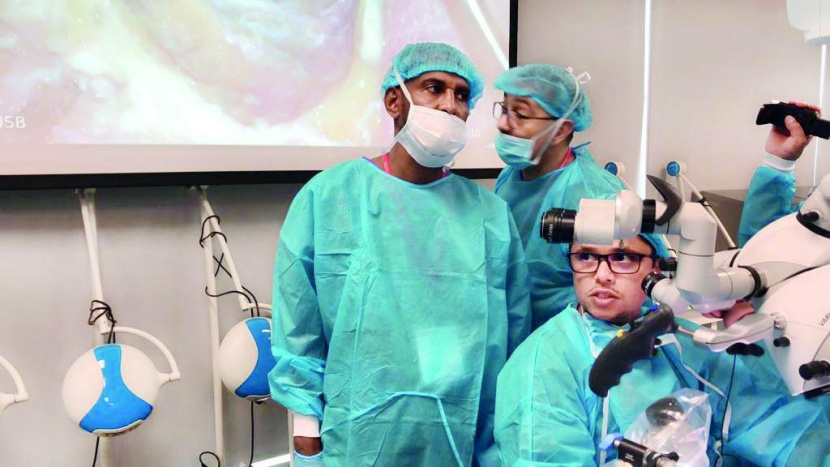 استشاري سعودي لجراحة وأعصاب الأذن يبتكر نظاما لعلاج فاقدي السمع