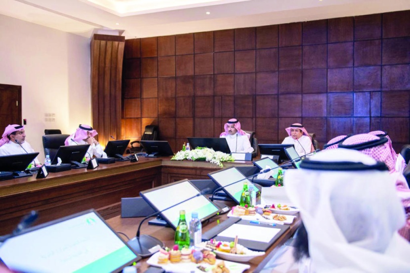 أمير المدينة المنورة يجتمع مع وزير الخدمة المدنية