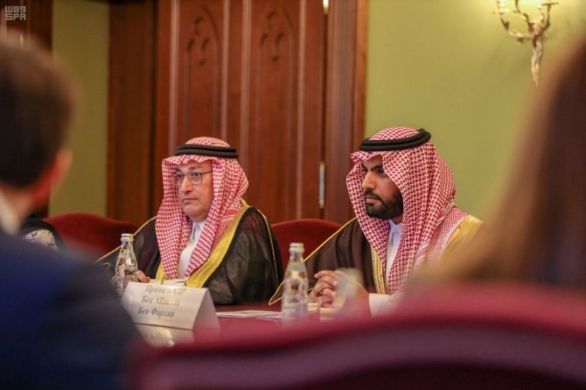 وزير الثقافة يبحث تعزيز العلاقات الثقافية مع نائب رئيس الوزراء ووزير الثقافة الروسيين 