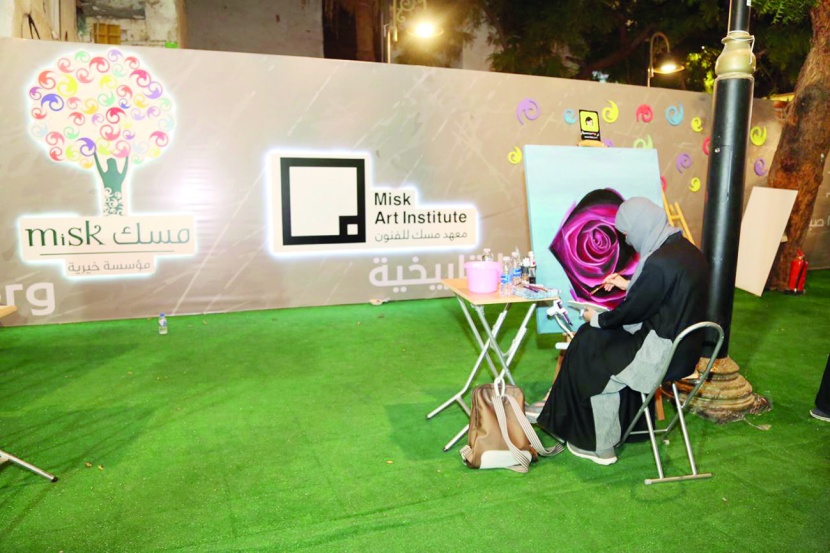 "مسك جدة التاريخية" تنعش ذاكرة جيل الألفية باللوحات التشكيلية