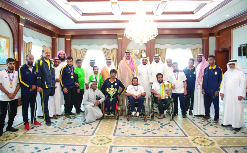 فيصل بن سلمان يشيد بإنجازات نادي المدينة لذوي الاحتياجات الخاصة