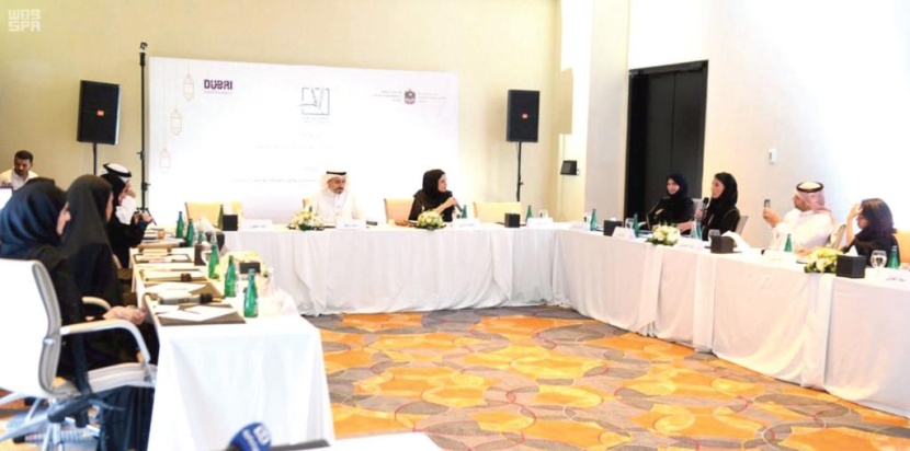 فنانون سعوديون وإماراتيون في ندوة للفنون الإسلامية