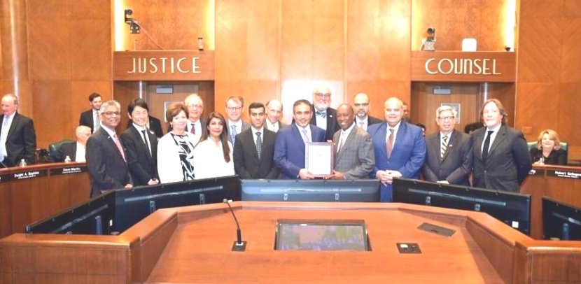 ولاية هيوستن تكرم السفير سلطان العنقري 