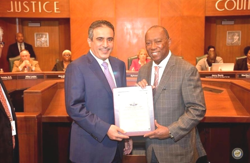 ولاية هيوستن تكرم السفير سلطان العنقري 