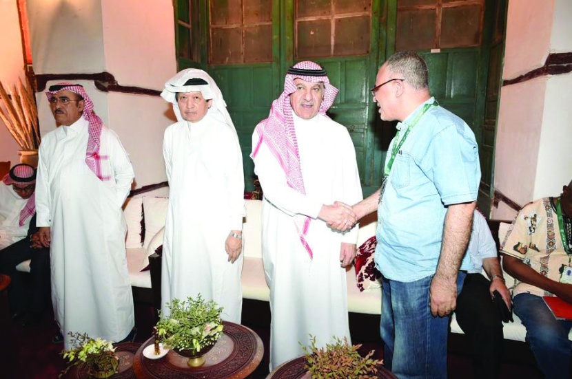 وزير الإعلام يقيم مأدبة إفطار للإعلاميين المشاركين في تغطية القمم الثلاث في جدة التاريخية