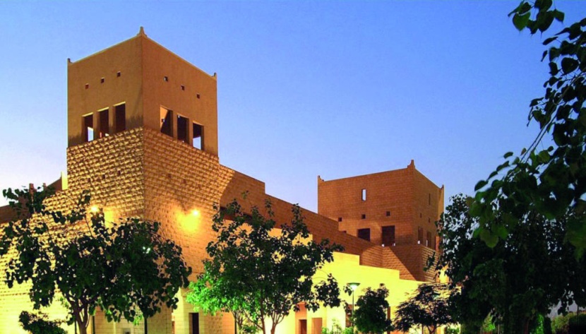 تفعيل مذكرة تعاون بين دارة الملك عبدالعزيز والأرشيف الوطني الإماراتي