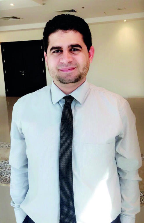 عبدالرحمن يضيء منزل الزميل العديسي