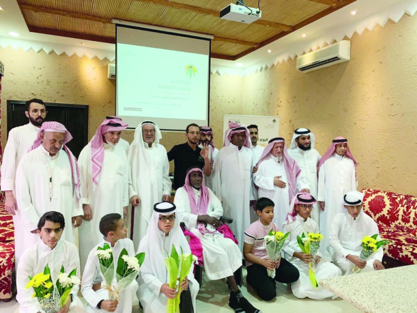 «كلنا أبناؤكم» .. طلاب الرياض يحتفون بكبار السن في يومهم العالمي