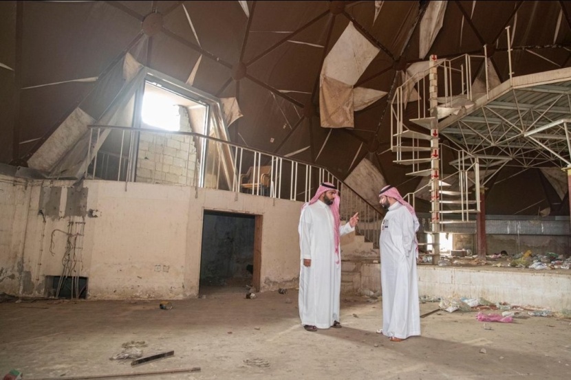 وزير الثقافة يقف على "جدة دوم" ويعلن إعادة ترميمه