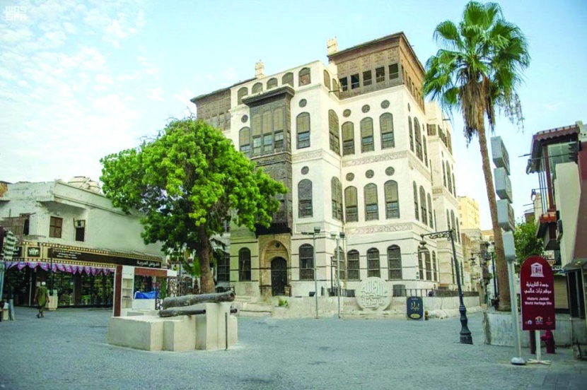 «الثقافة» تستقبل زوار معرض مزاد «الفن للبلد»