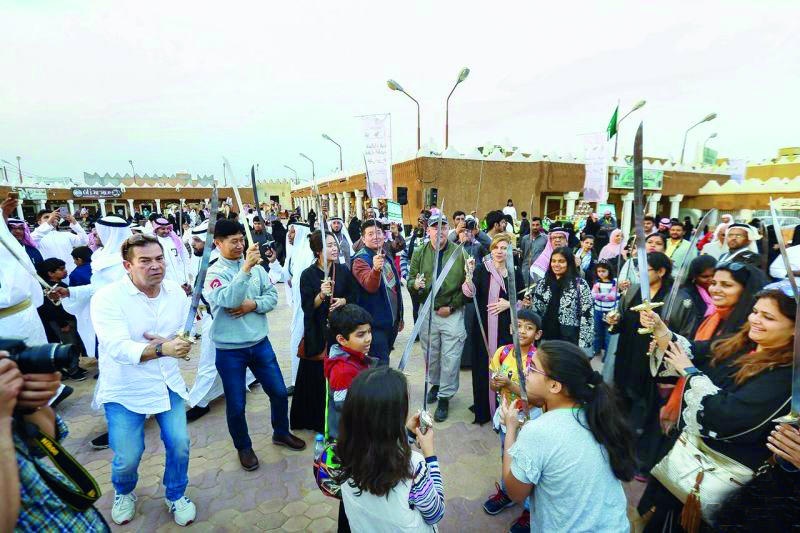 التراث والتسوق أبرز عاملين لجذب زوار صيف الرياض