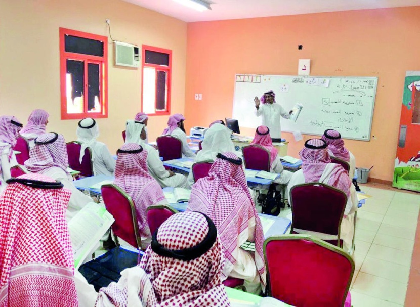 «التعليم» تطلق الحملات الصيفية لكبار السن والأميين