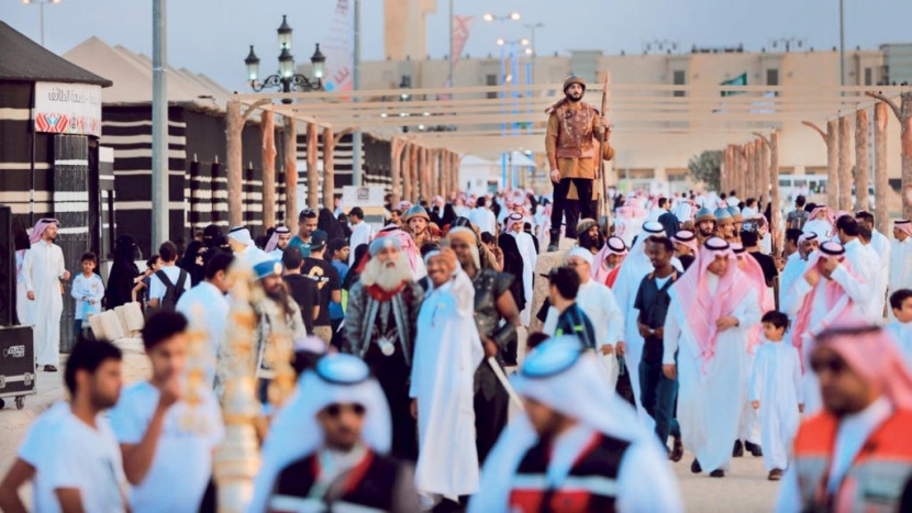 شعراء العرب يتنافسون في جائزة «شاعر عكاظ» .. والجوائز مليونية