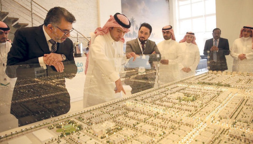 وزير الإسكان يقف على مراحل إنجاز مشروع 
«مرسية» السكني