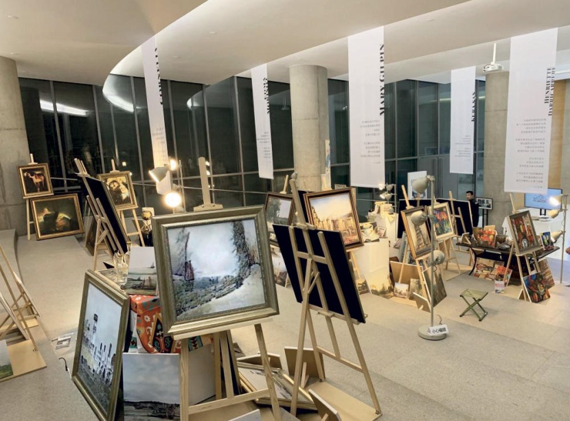 بريشة روبوت .. رسومات تقارن بأعمال الفنانين