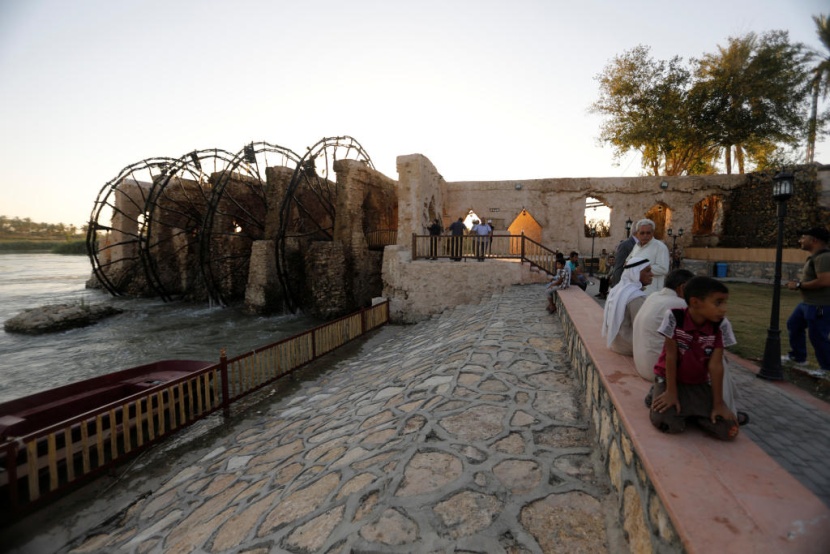 النواعير لا تزال تدور على ضفاف الفرات