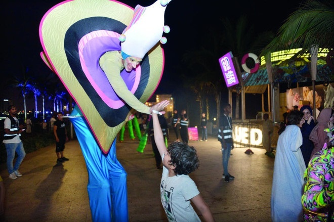 "إكس جدة" يواصل فعالياته .. وعروضه تغمر الواجهة البحرية