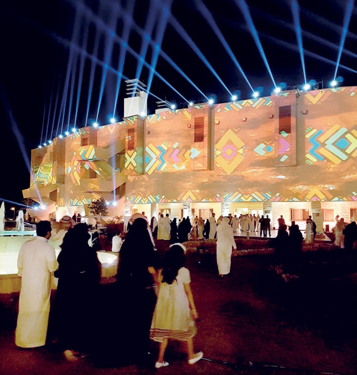 ضمن موسم الطائف .. سوق عكاظ ينطلق بأوبريت غنائي يستحضر نشأته قبل 1500 عام