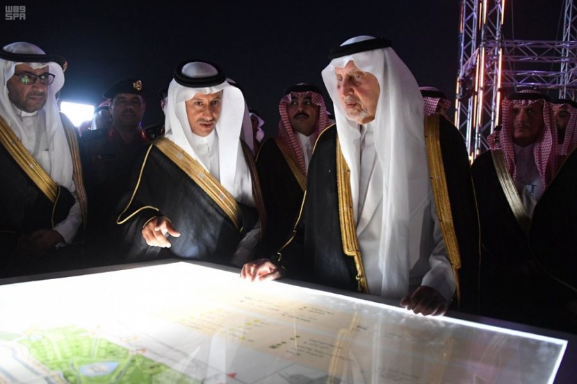 نيابة عن الملك .. خالد الفيصل يرعى حفل سوق عكاظ