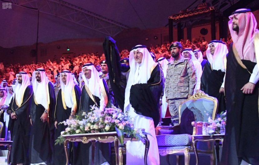 نيابة عن الملك .. خالد الفيصل يرعى حفل سوق عكاظ