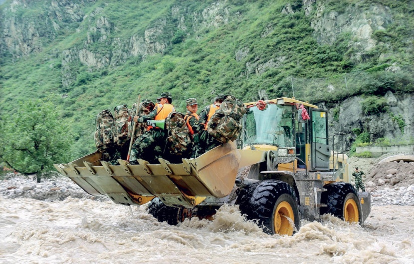 جرافة عسكرية