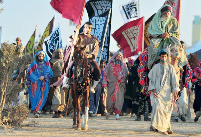 مسيرة «الماسة السوداء» تجذب رواد الثقافة ضمن فعاليات «سوق عكاظ»