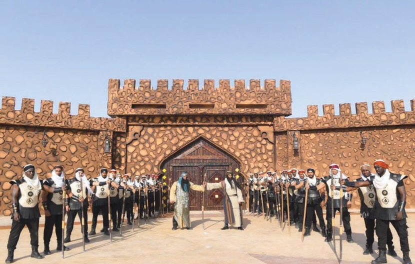 «جادة عكاظ» تستحضر عبق الماضي في «موسم الطائف» وتقدمه بإبداع