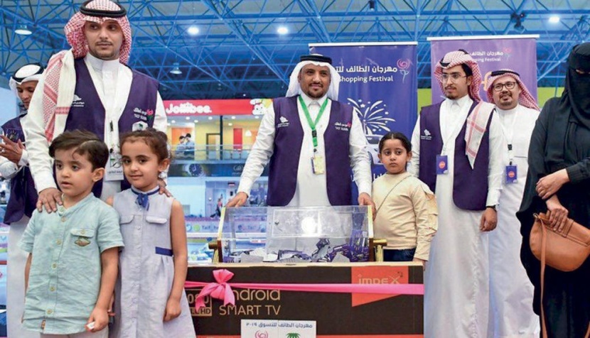 مهرجان الطائف للتسوق .. المولات تجتذب مليونا و300 ألف زائر