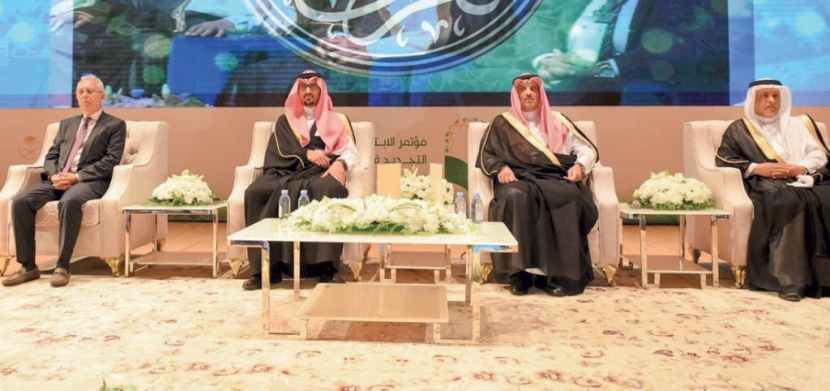 أمير المدينة المنورة يدعو إلى تطوير المكتبات والتفاعل مع روادها