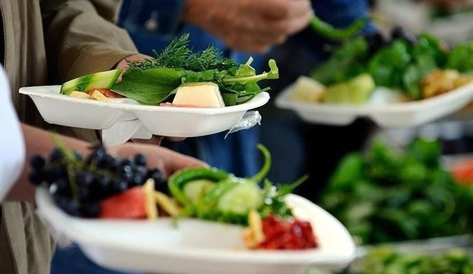 أغذية "تربك" عمل الغدة الدرقية.. عليك الحذر منها