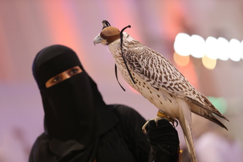 أكثر من 70 ألف زائر في اليوم الأول لمعرض الصقور والصيد السعودي بنسخته الثانية