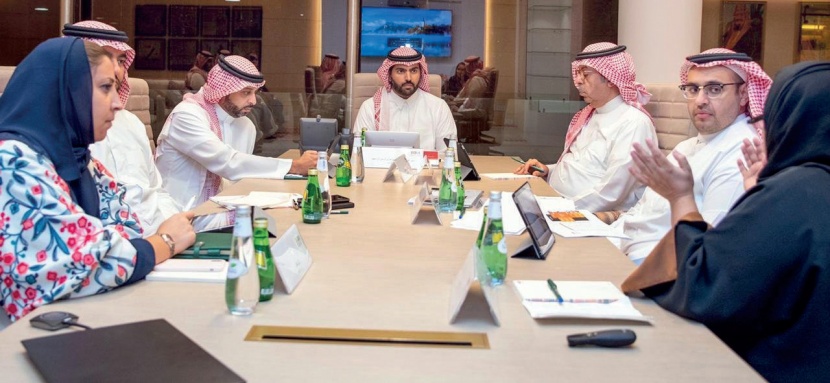 وزير الثقافة يعتمد خطة الفنون التقليدية في المجمع الملكي للفنون