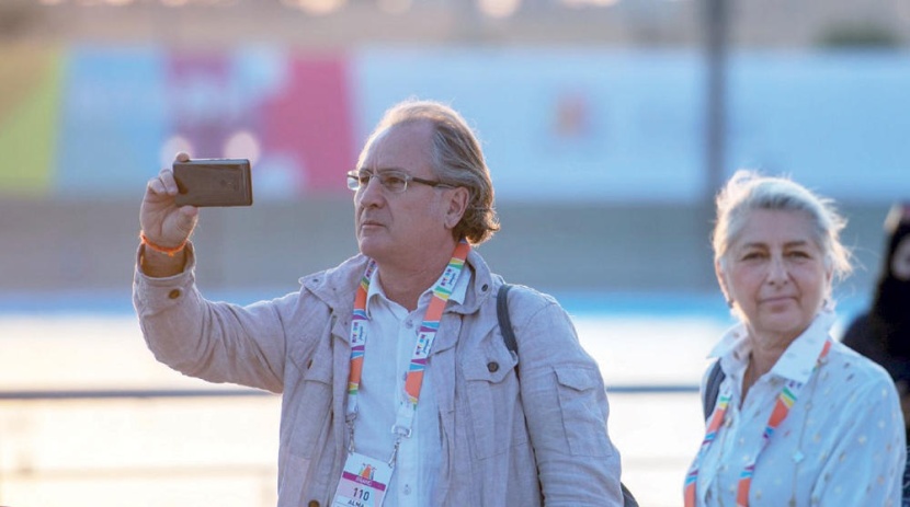 أجانب يوثقون فعاليات موسم الرياض بعدساتهم