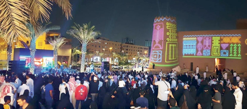 «نبض الرياض» .. عروض متنوعة ولوحات فنية تحكي تراث المملكة