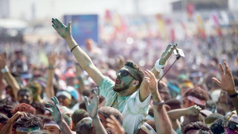 «سباق الألوان» .. لحظات لا تنسى عاشها 20 ألف متنافس