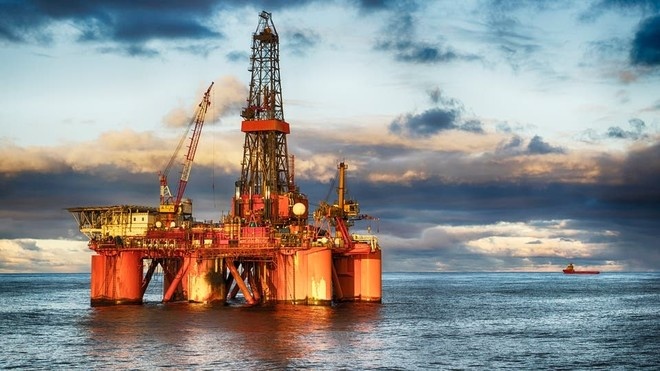 تباطؤ نمو الشركات الصينية يهبط بأسعار النفط إلى 61.79 دولار
