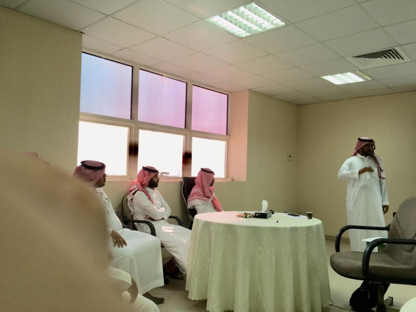 قسم "اجتماعيات الرويضة" ينظم برنامجا تدريبيا لمعلمي المحافظة