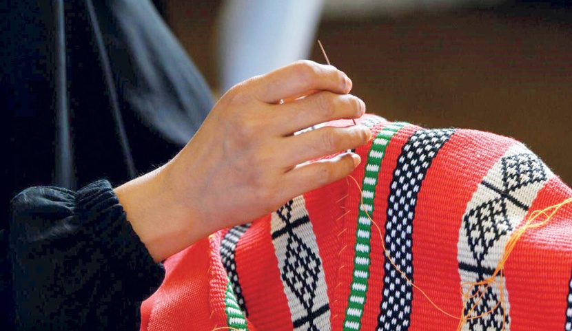 «الثقافة» تدرب الحرفيات على تطويع المفردات التراثية في التصاميم الحديثة