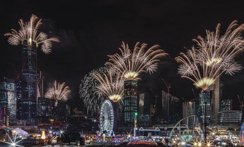 موسم الرياض يرسم لوحة فنية من خلال عروض الألعاب النارية