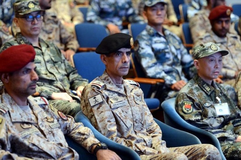 القوات البحرية تنفذ تمرين "السيف الأزرق" مع القوات الصينية